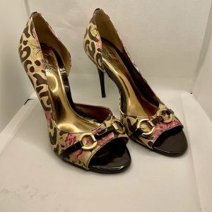 Carlos Santana Open Toe Pumps